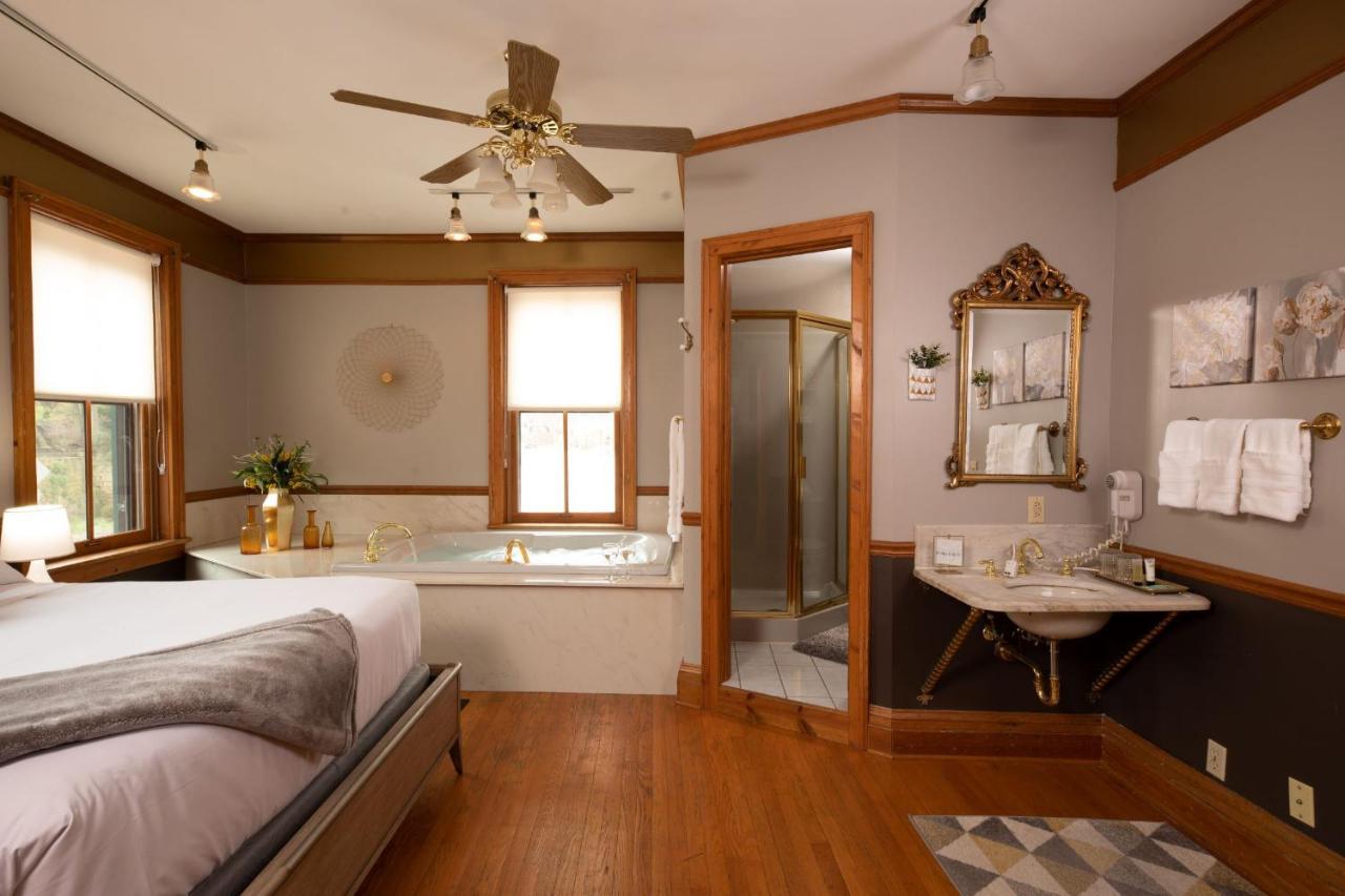 Riverboat Suites Галіна Екстер'єр фото